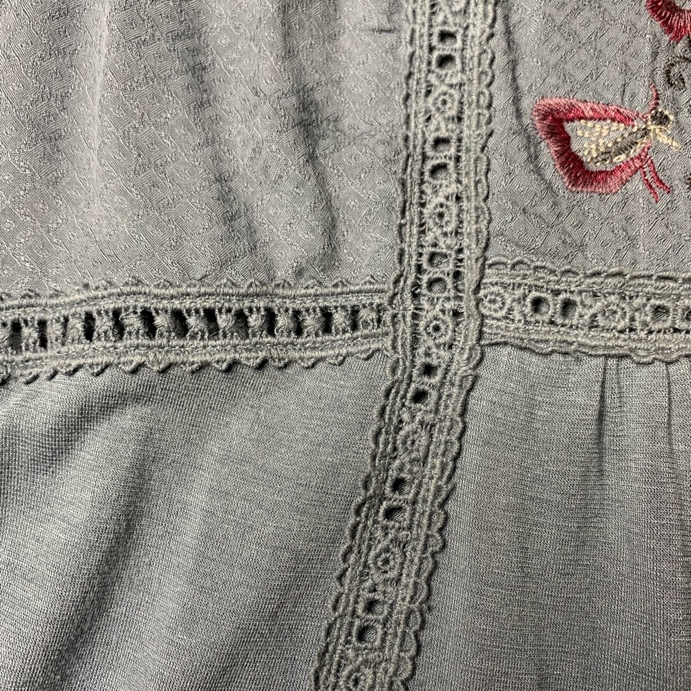 Blouse - Picture 2 of 3